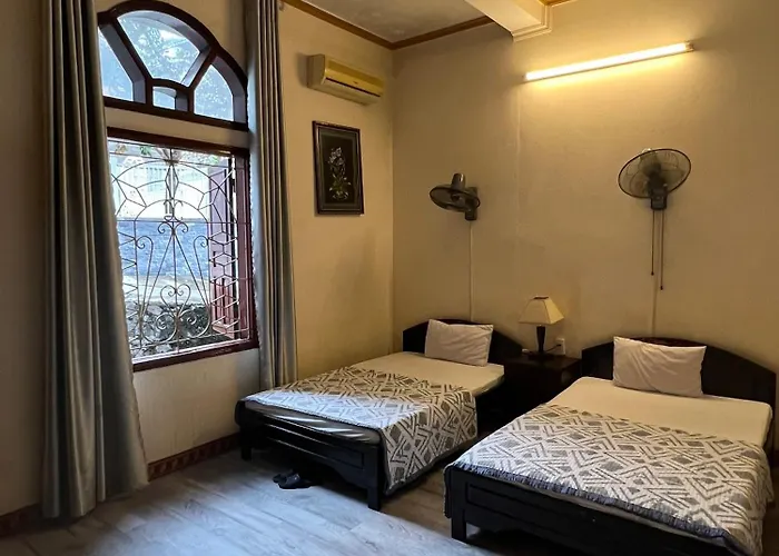 Xuân Hồng Nhà khách Hạ Long