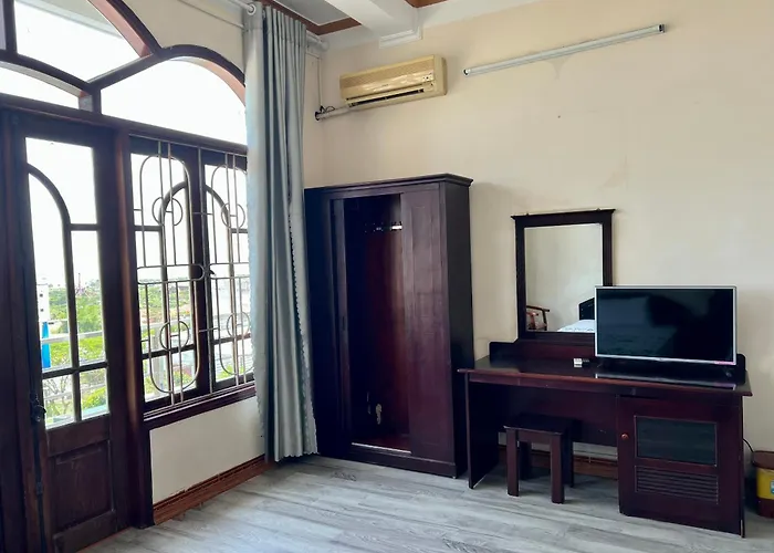 Xuân Hồng Nhà khách 3*