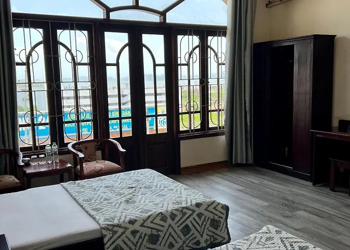Xuân Hồng Nhà khách 3*